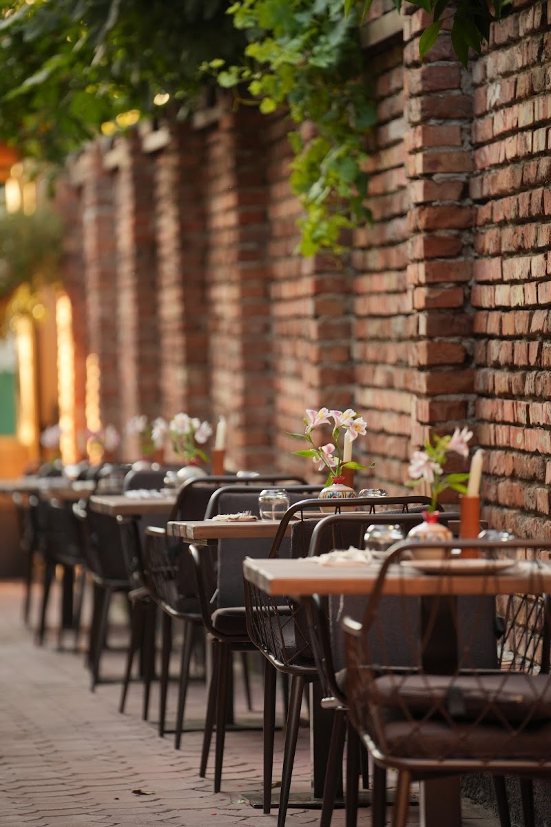 Jarna outdoor seating